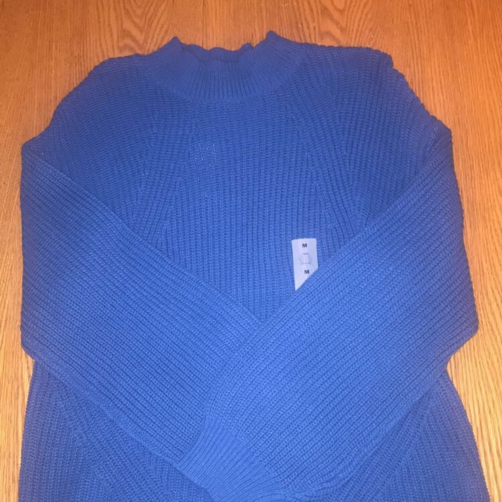 Old navy sweater